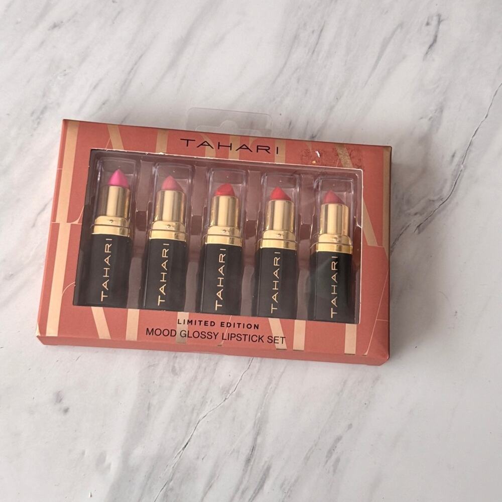 TAHARI LIMITED EDITION Beauty Makeup Mood Glossy Lip Set  New in Package